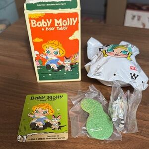 Pop Mart Baby Molly & Baby Tabby Series - Together to the Kindergarten